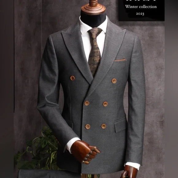 Suit double breasted - Picture 1 of 2